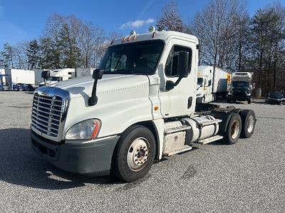 Used 2012 Freightliner Cascadia Detroit DD13 Semi Truck for sale #718539 - photo 1