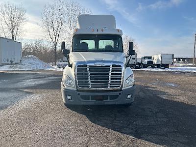 Used 2012 Freightliner Cascadia Detroit DD13 Semi Truck for sale #718540 - photo 2