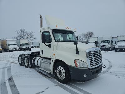 Used 2012 Freightliner Cascadia Detroit DD13 Semi Truck for sale #718543 - photo 1