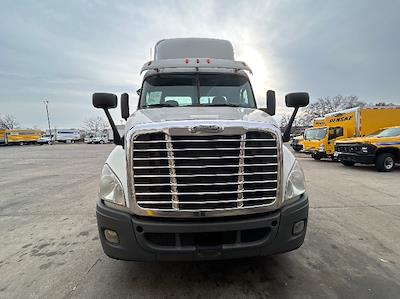 Used 2013 Freightliner Cascadia Cummins ISX12 Semi Truck for sale #718545 - photo 2