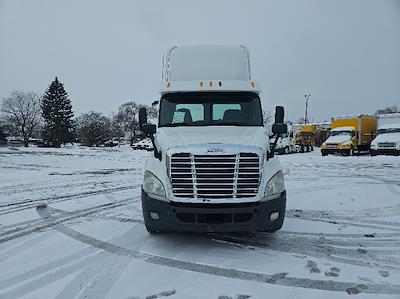 Used 2013 Freightliner Cascadia Cummins ISX12 Semi Truck for sale #718546 - photo 2