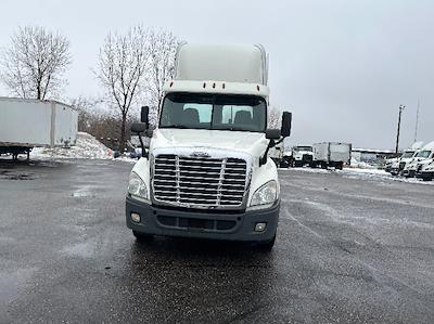 Used 2013 Freightliner Cascadia Detroit DD13 Semi Truck for sale #718550 - photo 2
