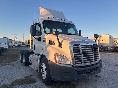 Used 2015 Freightliner Cascadia Detroit DD13 Semi Truck for sale #718552 - photo 1