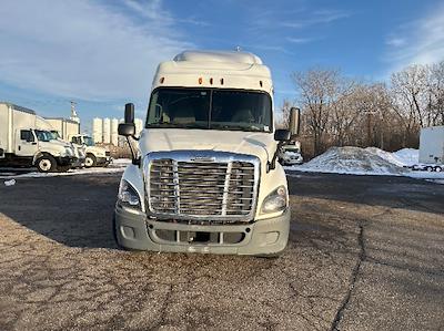 Used 2016 Freightliner Cascadia Detroit DD13 Semi Truck with Sleeper Cab for sale #718554 - photo 2