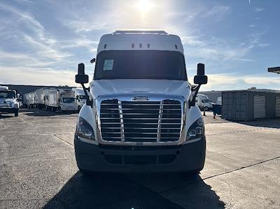 Used 2016 Freightliner Cascadia Detroit DD13 Semi Truck with Sleeper Cab for sale #718555 - photo 2