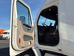 Used 2016 Freightliner Cascadia Detroit DD13 Semi Truck with Sleeper Cab for sale #718555 - photo 9