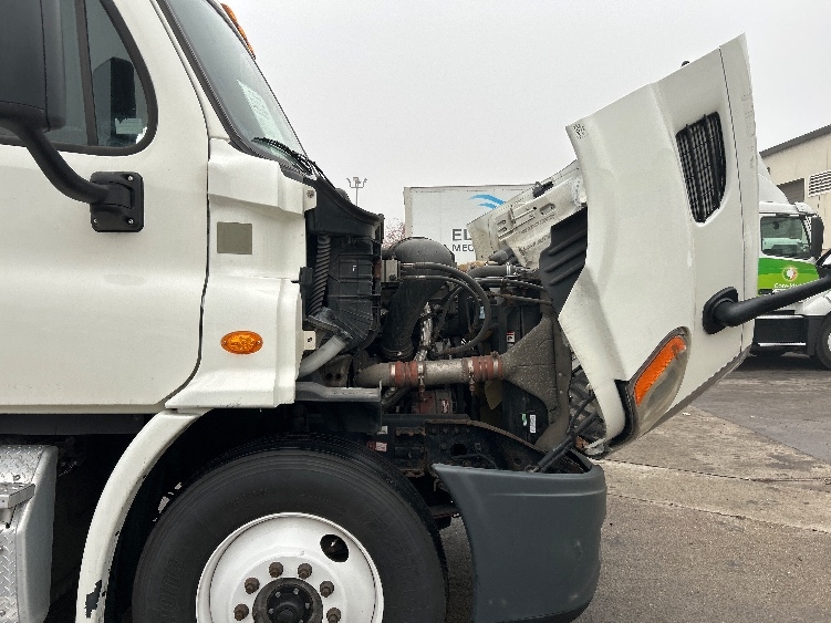 Used 2016 Freightliner Cascadia - photo 22