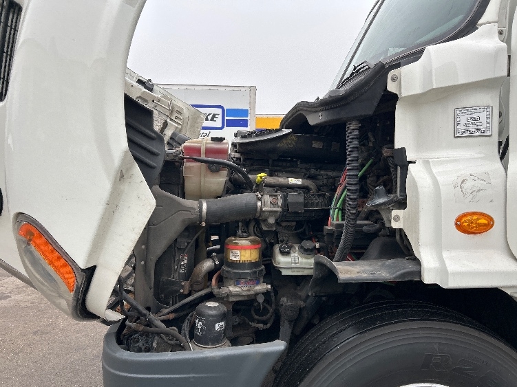Used 2016 Freightliner Cascadia - photo 23