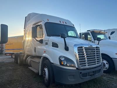Used 2016 Freightliner Cascadia Detroit DD13 Semi Truck with Sleeper Cab for sale #718558 - photo 1