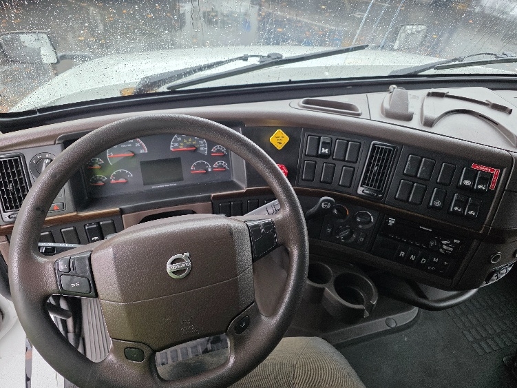 Used 2016 Volvo VNL - photo 13