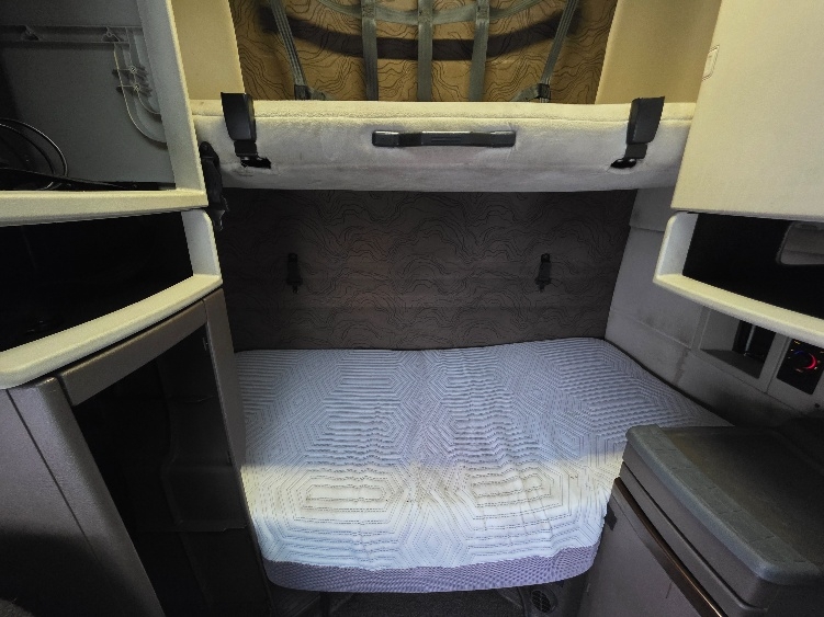 Used 2016 Volvo VNL - photo 18