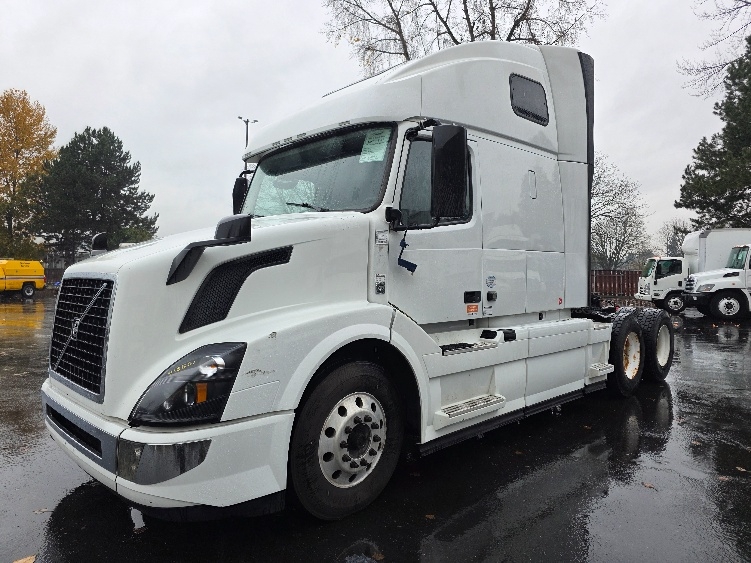 Used 2016 Volvo VNL - photo 5
