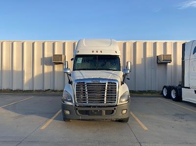 Used 2018 Freightliner Cascadia Detroit DD15AT Semi Truck with Sleeper Cab for sale #718568 - photo 2