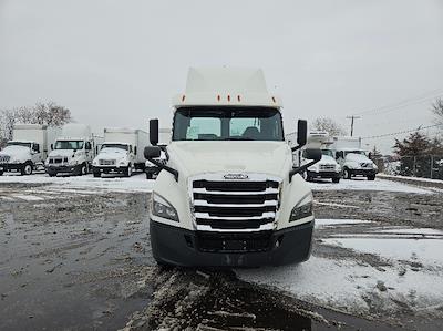 Used 2019 Freightliner Cascadia Detroit DD13 Semi Truck for sale #718569 - photo 2