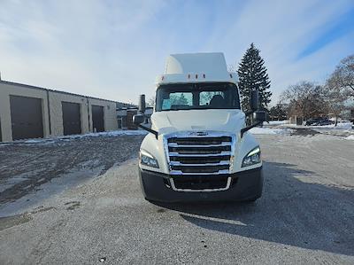 Used 2019 Freightliner Cascadia Detroit DD13 Semi Truck for sale #718570 - photo 2