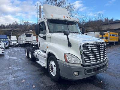 Used 2012 Freightliner Cascadia Detroit DD13 Semi Truck for sale #718572 - photo 1
