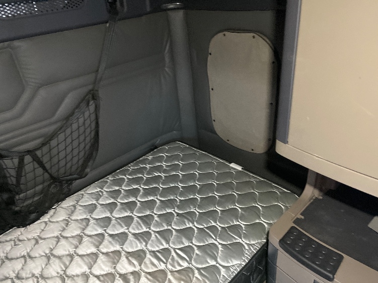Used 2016 Freightliner Cascadia - photo 19