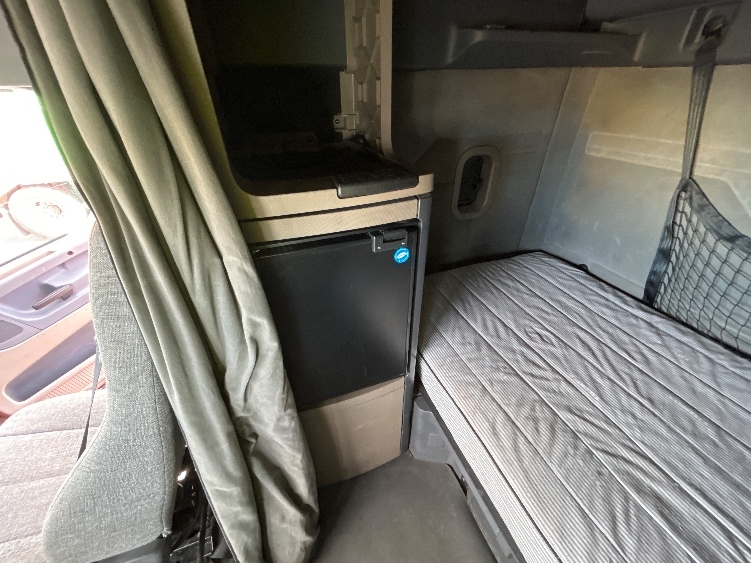 Used 2018 Freightliner Cascadia - photo 21