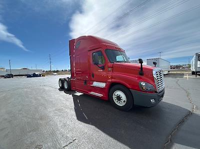 Used 2018 Freightliner Cascadia - photo 1