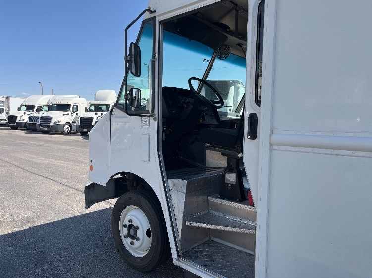 Used 2018 Freightliner MT 45 - photo 18