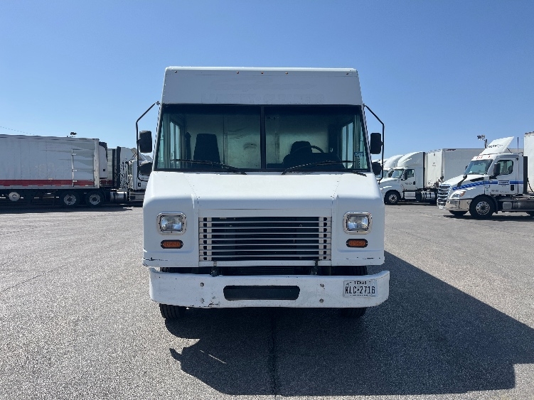 Used 2018 Freightliner MT 45 - photo 2