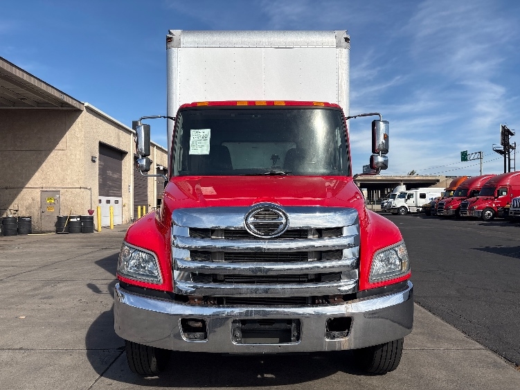 Used 2019 Hino 268A - photo 2