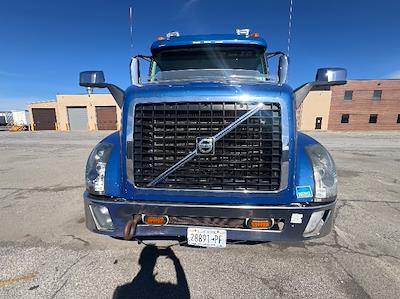 Used 2017 Volvo VNL - photo 1