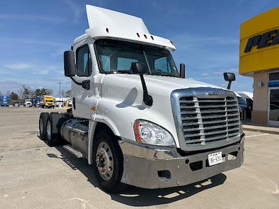 Used 2016 Freightliner Cascadia - photo 1