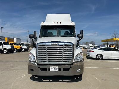Used 2016 Freightliner Cascadia - photo 1