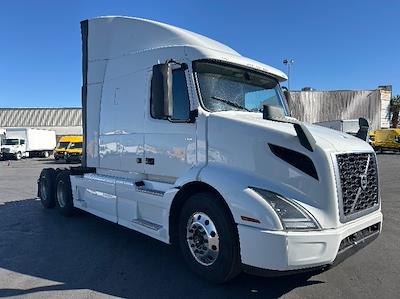 Used 2020 Volvo VNR Volvo D13 Semi Truck for sale #8110298 - photo 1