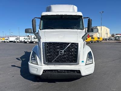 Used 2020 Volvo VNR Volvo D13 Semi Truck for sale #8110298 - photo 2