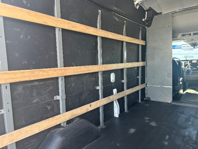 Used 2022 Ford Transit 250 - photo 13