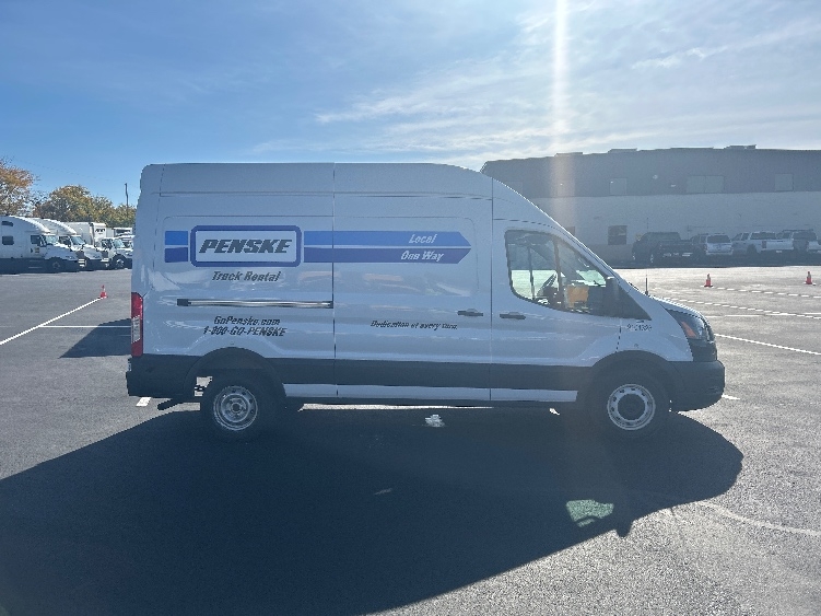 Used 2022 Ford Transit 250 - photo 17