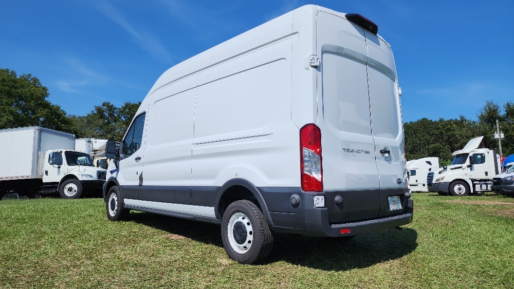 Used 2022 Ford Transit 250 - photo 8