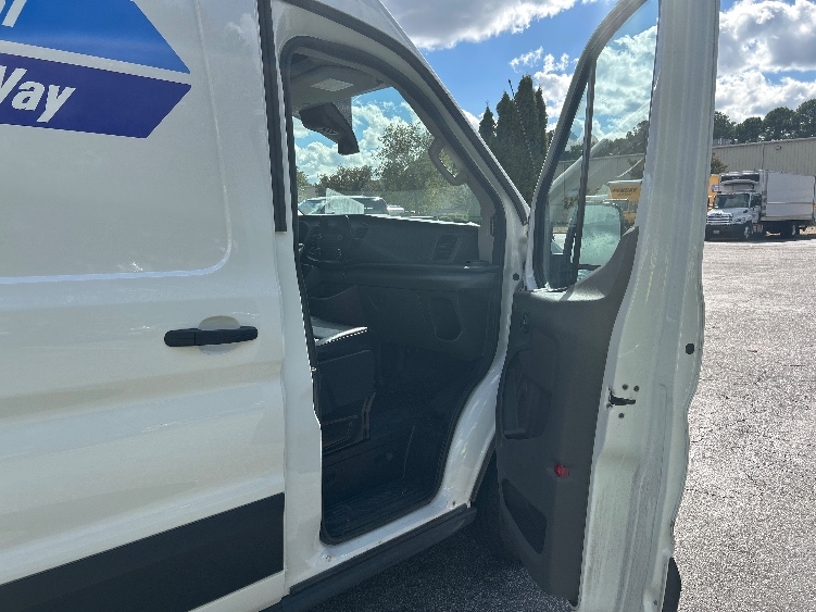 Used 2022 Ford Transit 250 - photo 22