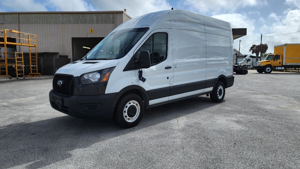 Used 2022 Ford Transit 250 - photo 5
