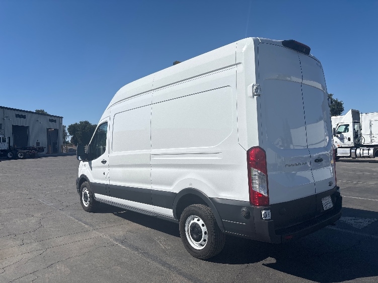 Used 2022 Ford Transit 250 - photo 8