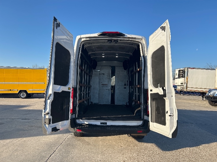 Used 2022 Ford Transit 250 - photo 9