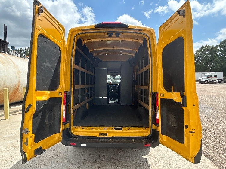 Used 2022 Ford Transit 250 - photo 9