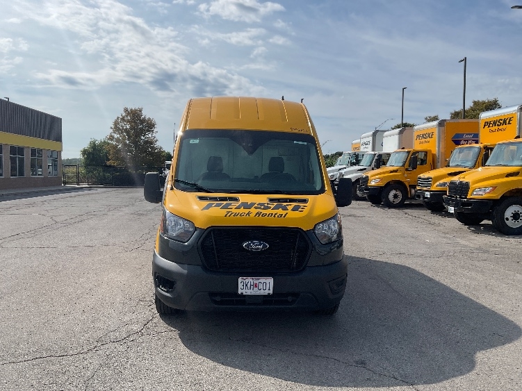 Used 2023 Ford Transit 250 - photo 2