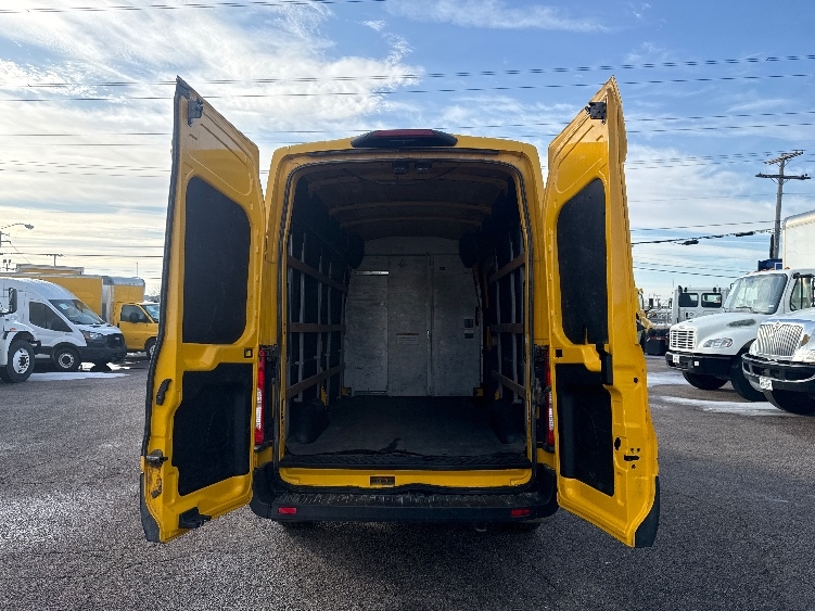 Used 2023 Ford Transit 250 - photo 9