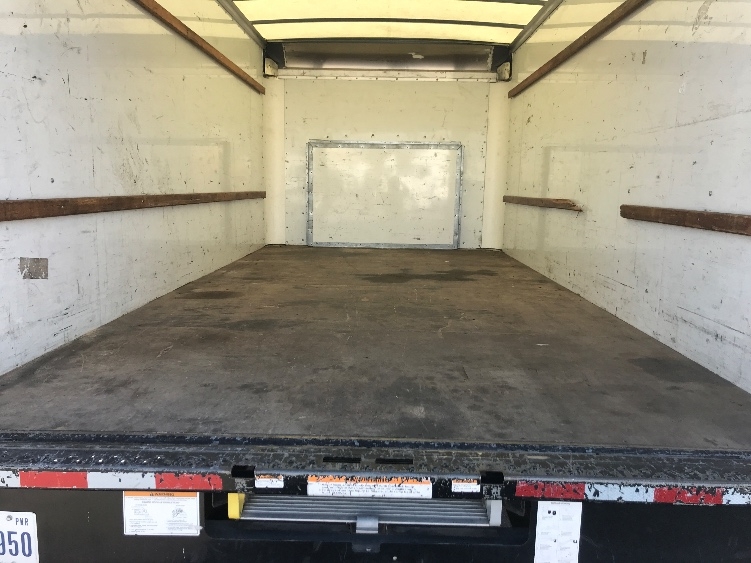Used 2021 Ford E-350 - photo 12