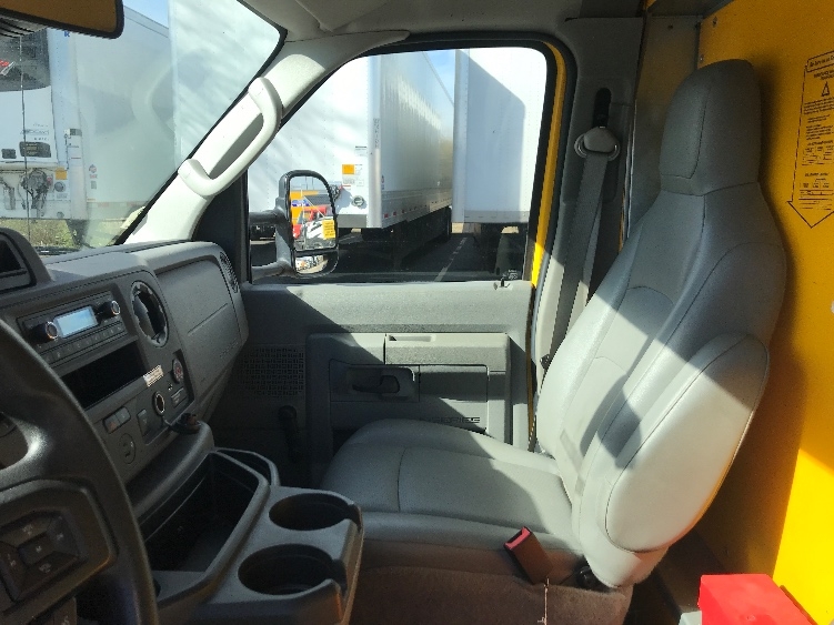Used 2021 Ford E-350 - photo 21