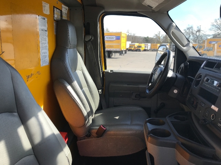 Used 2021 Ford E-350 - photo 24