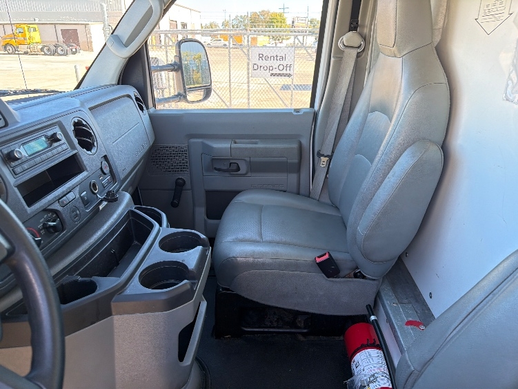 Used 2021 Ford E-350 - photo 20