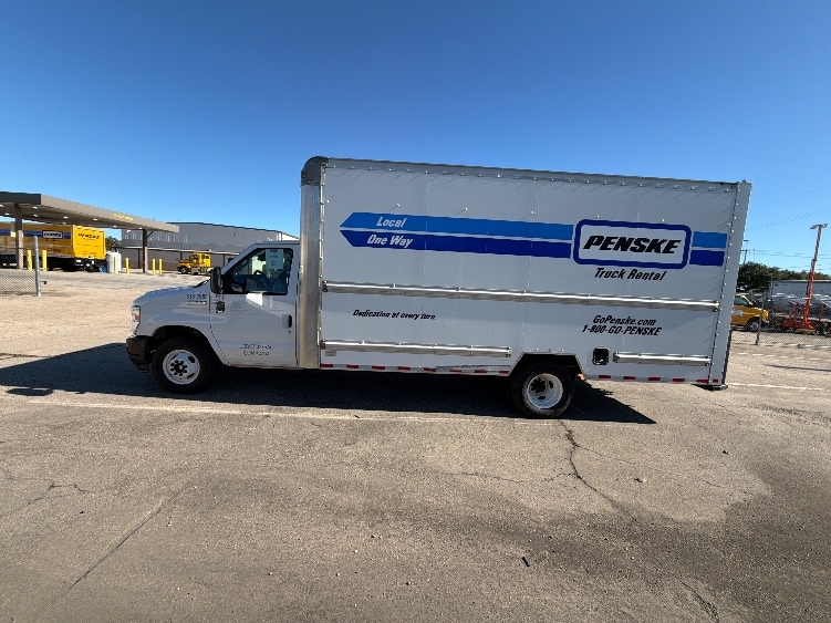 Used 2021 Ford E-350 - photo 6