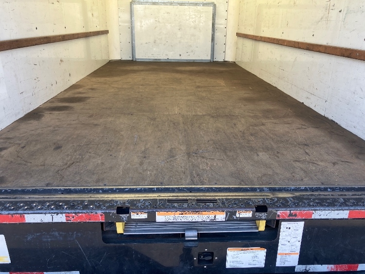 Used 2021 Ford E-350 - photo 11