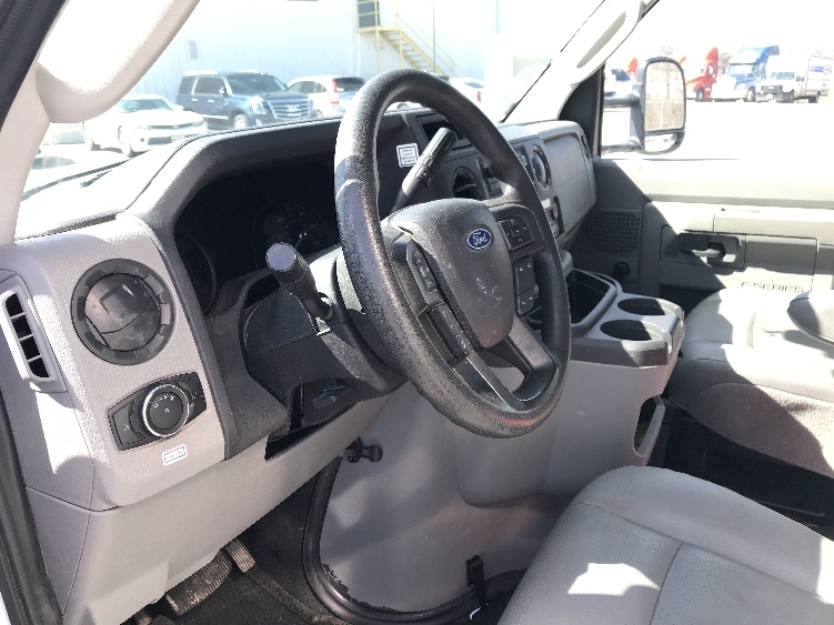 Used 2021 Ford E-350 - photo 18