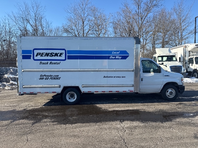 Used 2021 Ford E-350 - photo 13