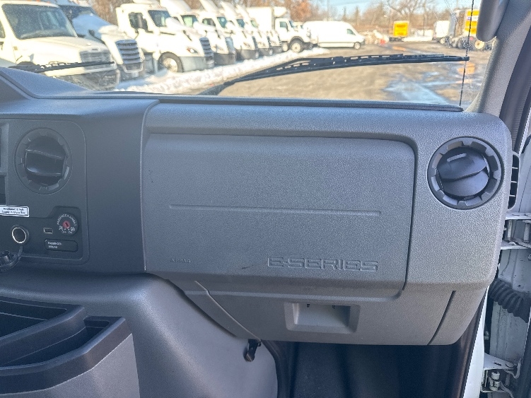 Used 2021 Ford E-350 - photo 19